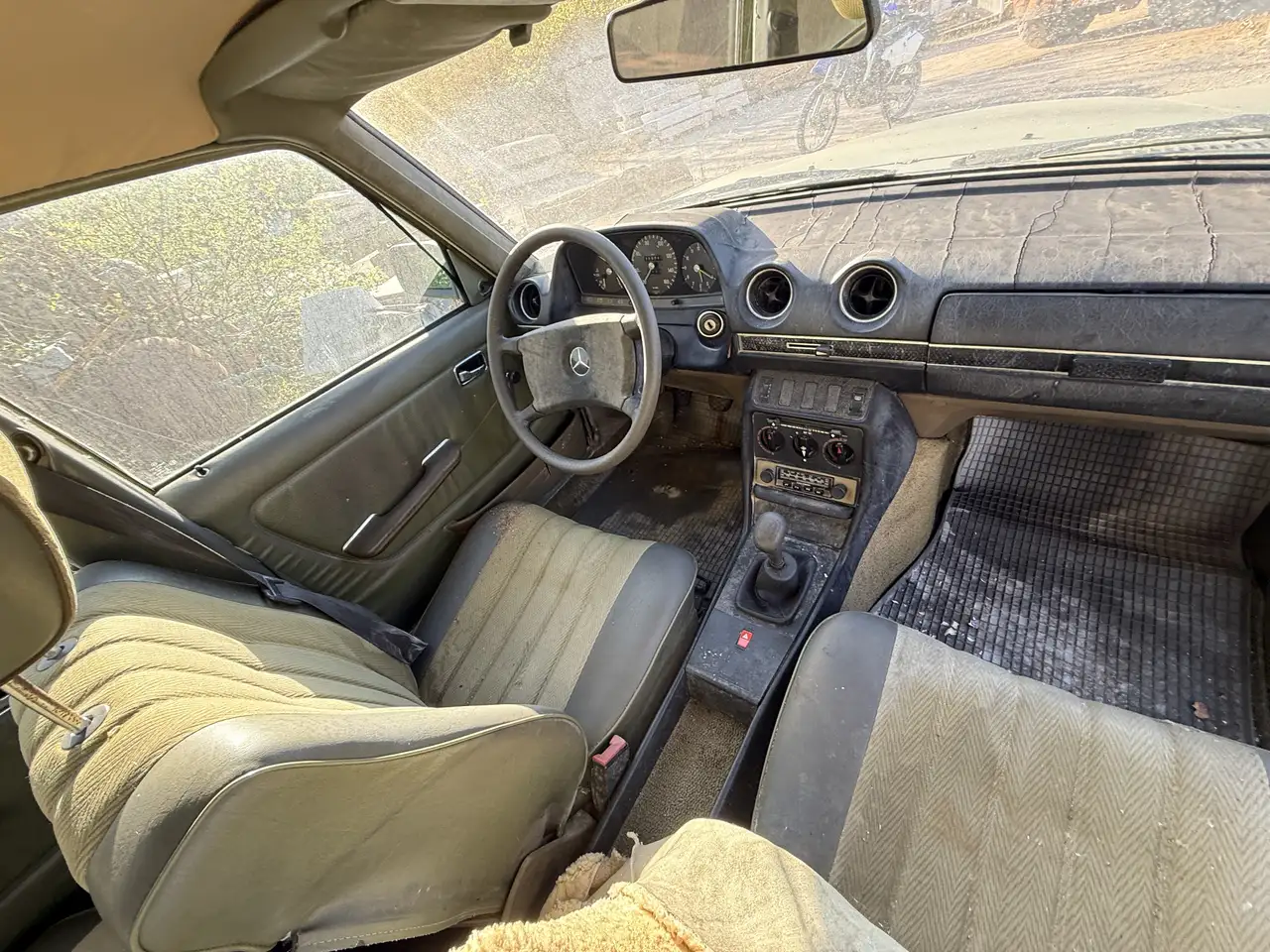 Mercedes-Benz 200 D, foto 3