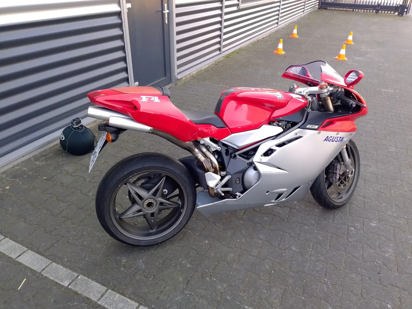 MV Agusta F4 750 Rouge - 2