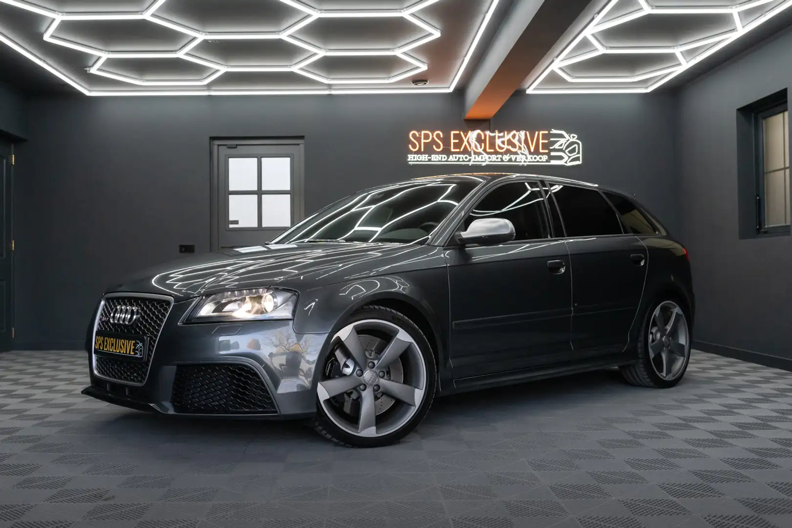 Audi RS3 Sportback 2.5 T RS 3 quattro Pro Line / Milltek / Gris - 1
