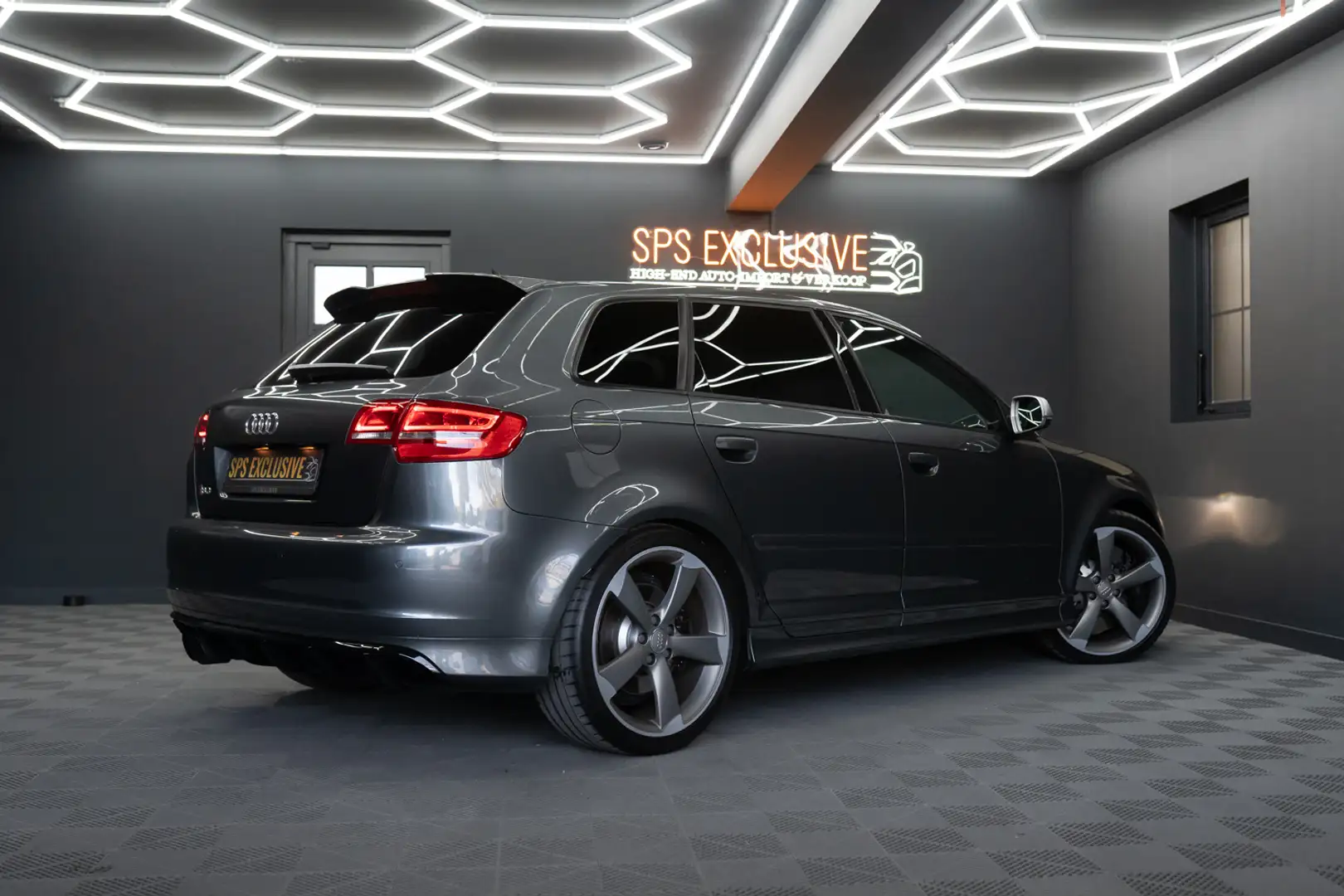 Audi RS3 Sportback 2.5 T RS 3 quattro Pro Line / Milltek / Gris - 2