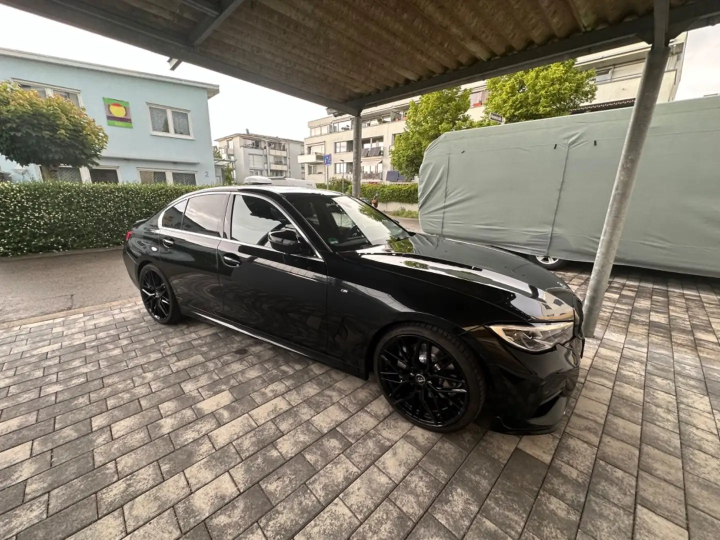 BMW 330 i M Sport Automatic M Sport Schwarz - 2
