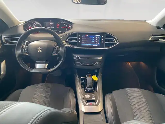 Peugeot 308 view 6