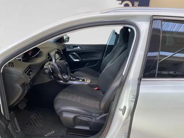 Peugeot 308 view 7