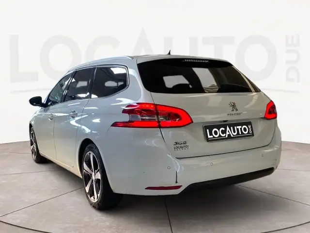 Peugeot 308 view 5