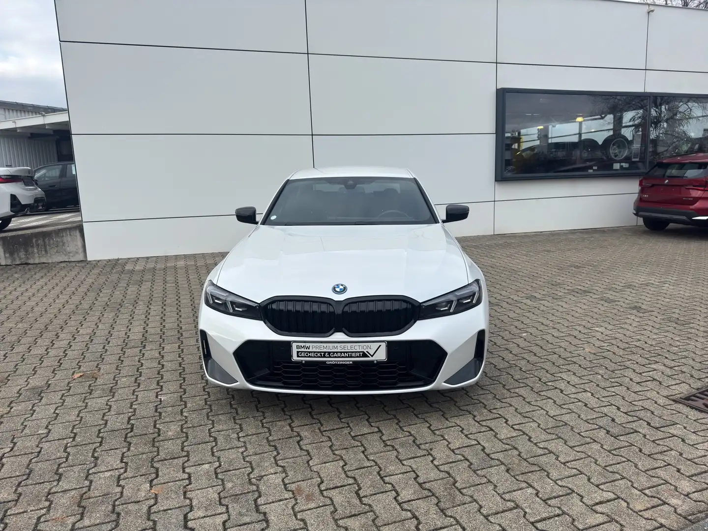 BMW 330 e Limousine M Sportpaket LED+GRA+H&K+ Parkass Weiß - 2