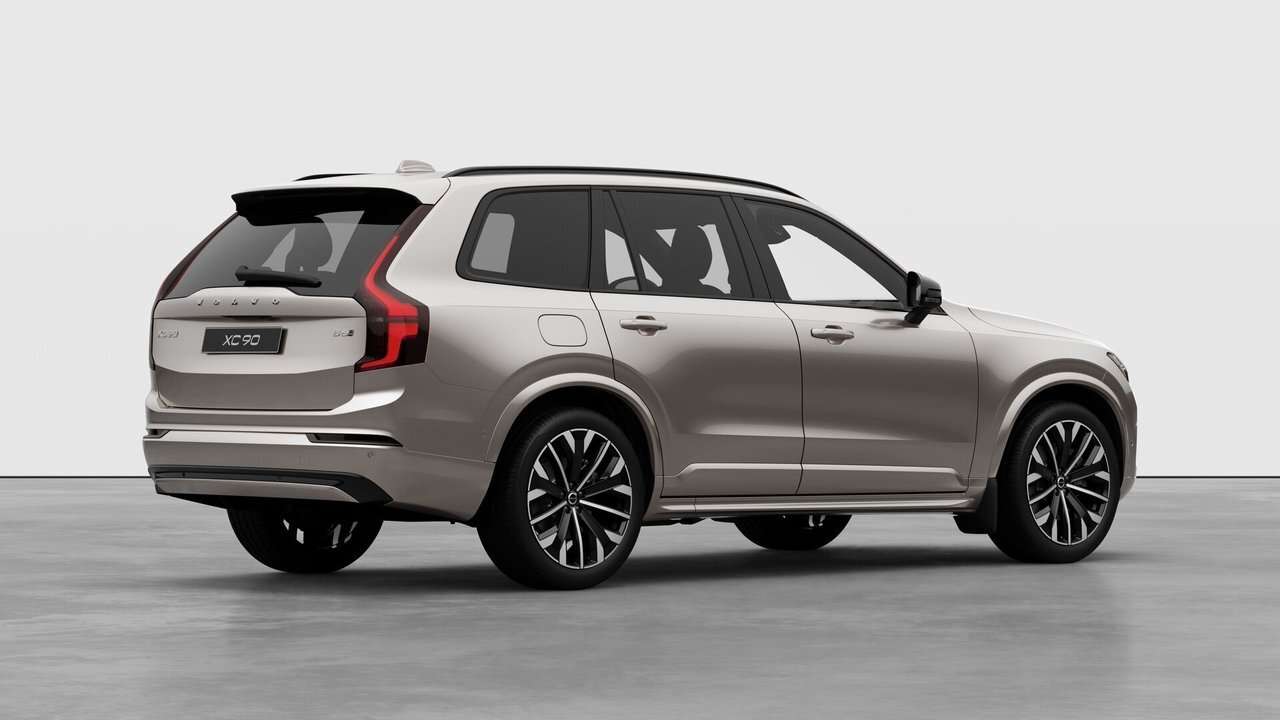 2026 Volvo XC90 Plus 7-Seater (Dark Theme) alt 4