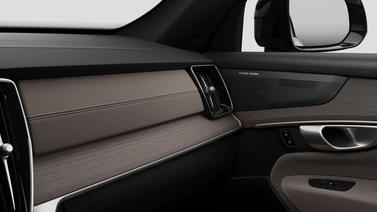2026 Volvo XC90 Plus 7-Seater (Dark Theme) thumb 9