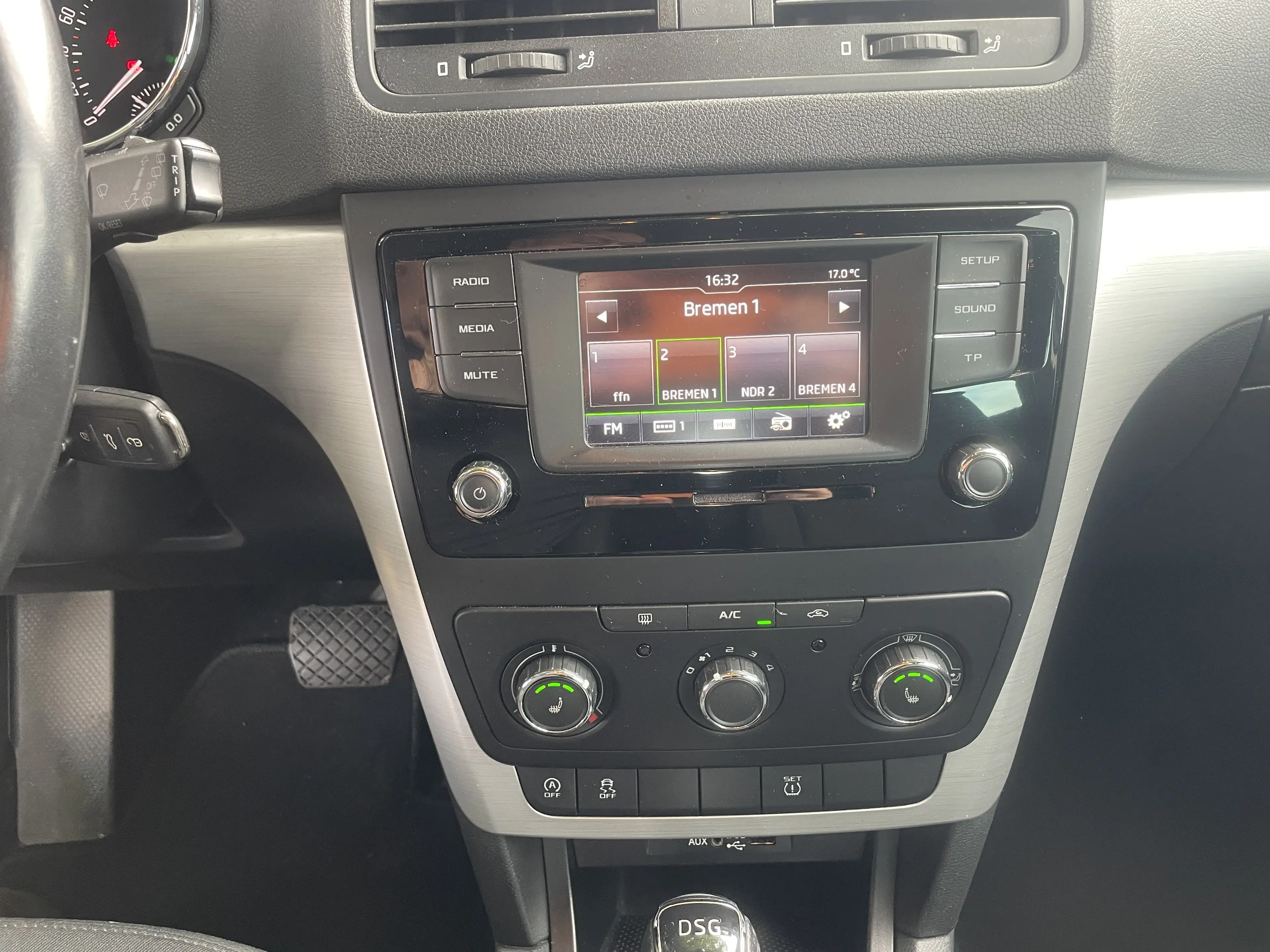 Skoda Yeti Ambition — photo 13