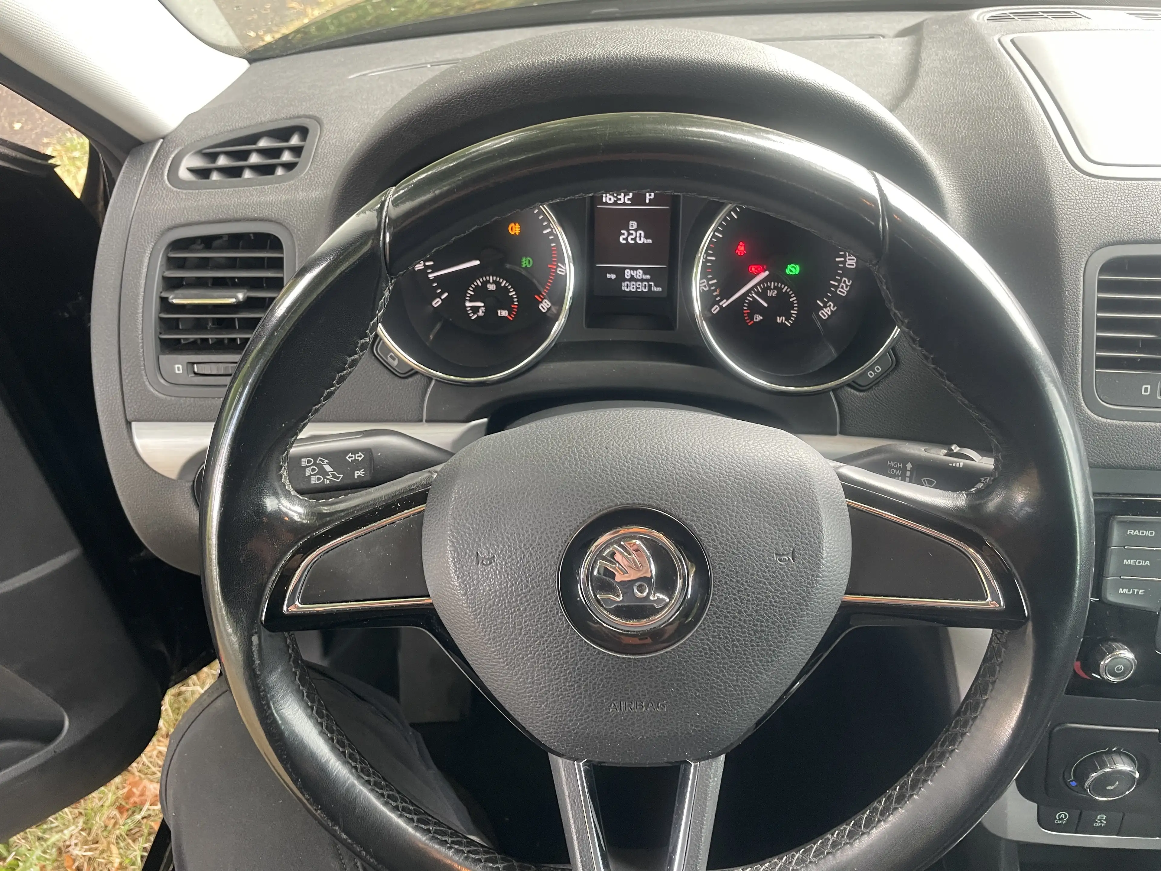 Skoda Yeti Ambition — photo 12