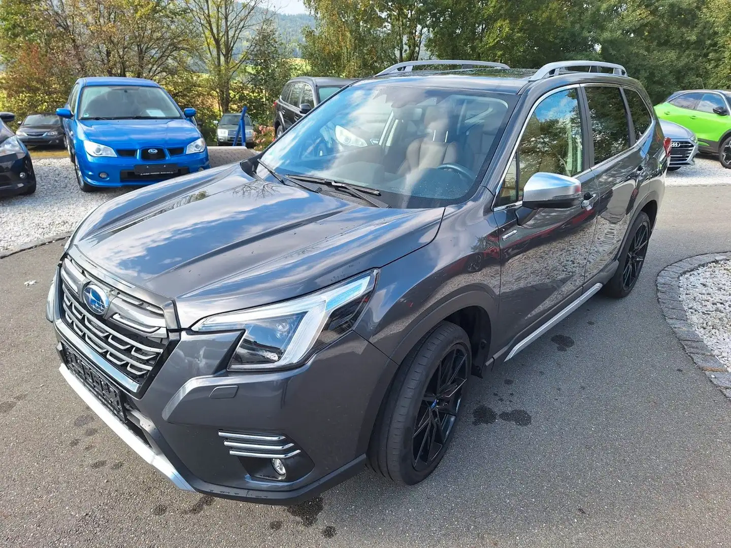 Subaru Forester 2.0ie Platinum Lineartronic, AHK Grau - 1