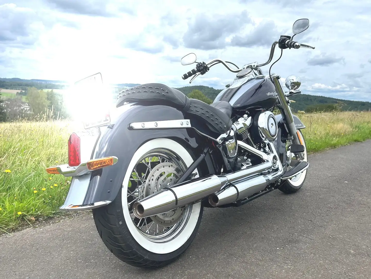 Harley-Davidson Deluxe FLDE Softail 107 cui. BJ.: 2019 Noir - 2