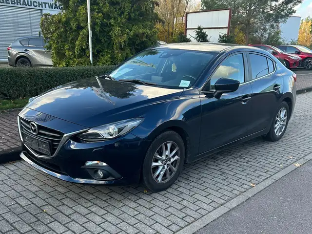Mazda 3 Center-Line
