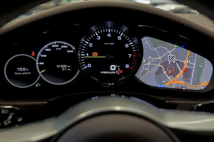 Porsche Panamera 4 E-Hybrid 2018, foto 5