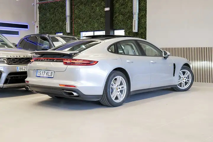 Porsche Panamera 4 E-Hybrid 2018, foto 3