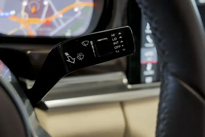 Porsche Panamera 4 E-Hybrid 2018, foto 28