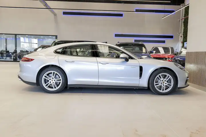 Porsche Panamera 4 E-Hybrid 2018, foto 18