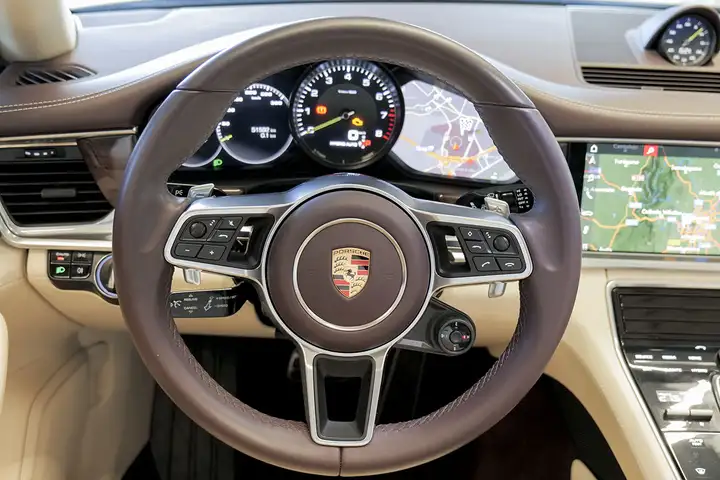 Porsche Panamera 4 E-Hybrid 2018, foto 26