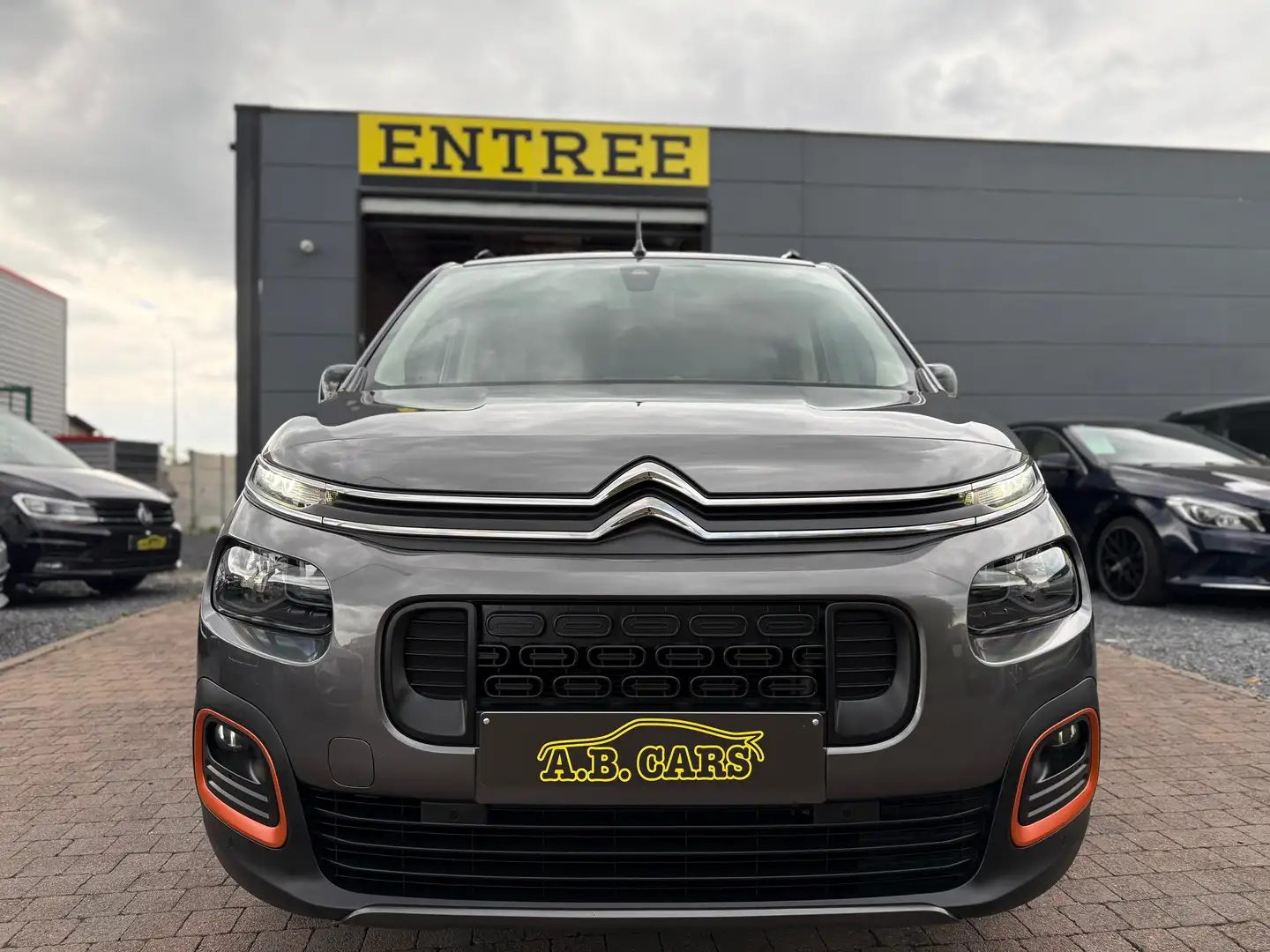 Citroen Berlingo 1.5 BlueHDi XTR *GARANTIE 12MOIS*1ERE MAIN Grijs - 2