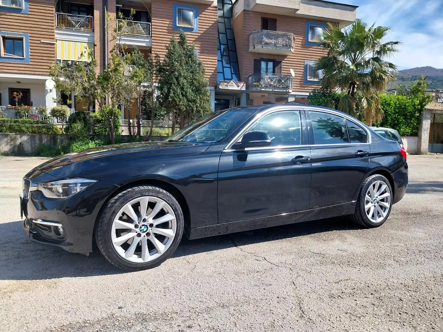 BMW 320 Serie 3 F30 2015 Berlina 320d xdrive Luxury Siyah - 1