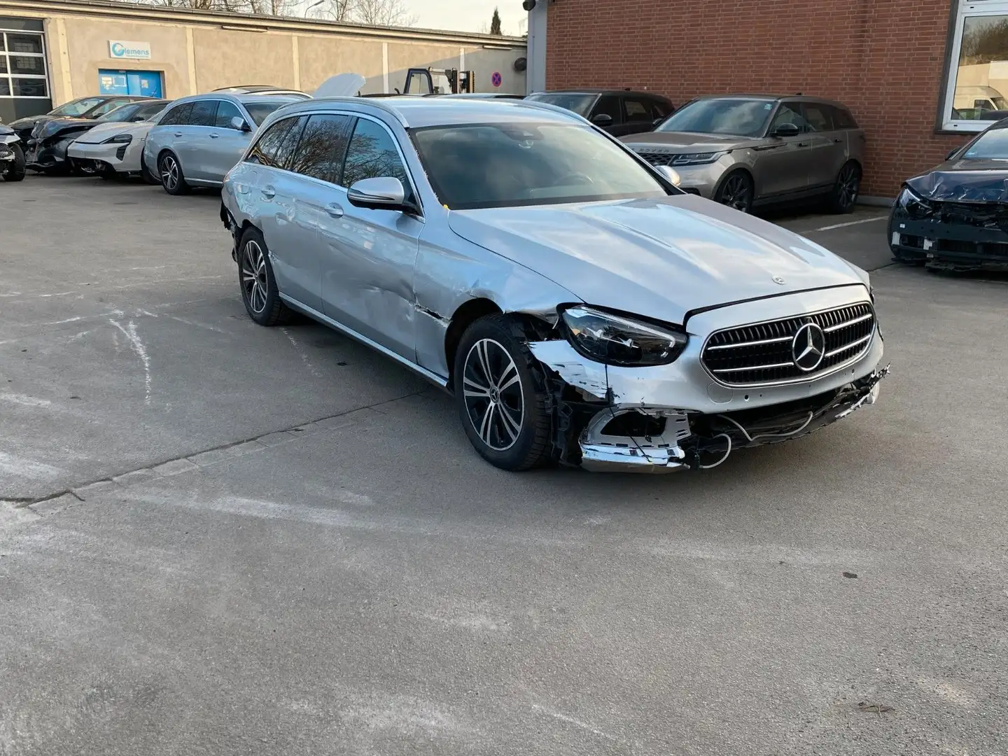 Mercedes-Benz E 220 d T 4-Matic Avantgarde *Kamera*LED*MBUX* Silver - 2