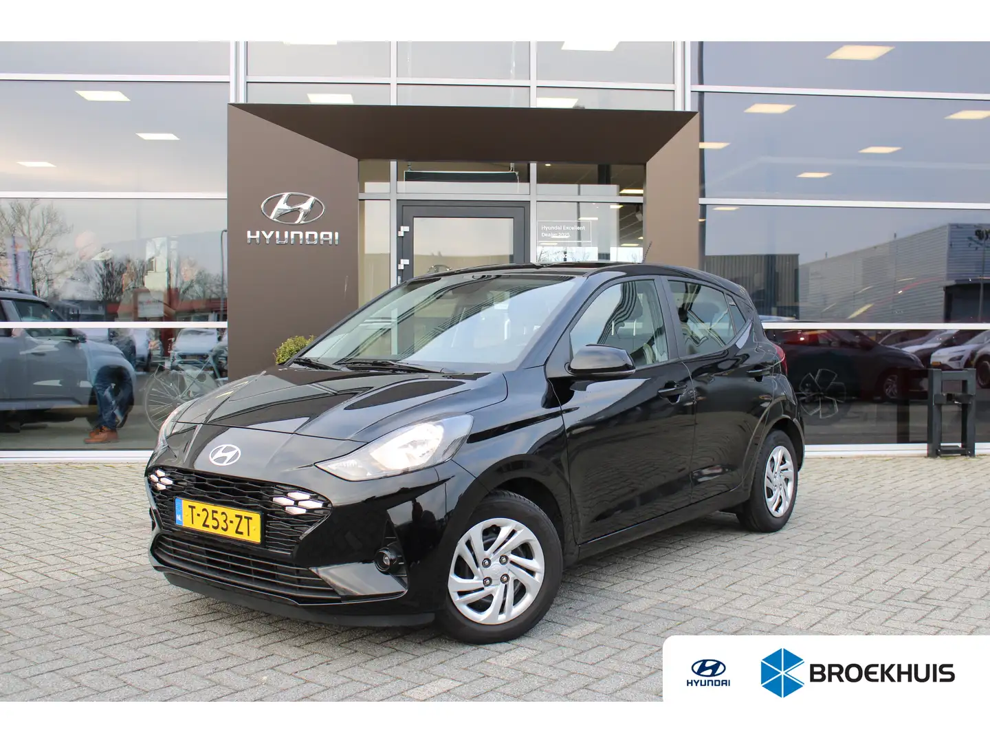 Hyundai i10 1.0 Comfort | Cruise control | DAB | Airco | Boord Noir - 1