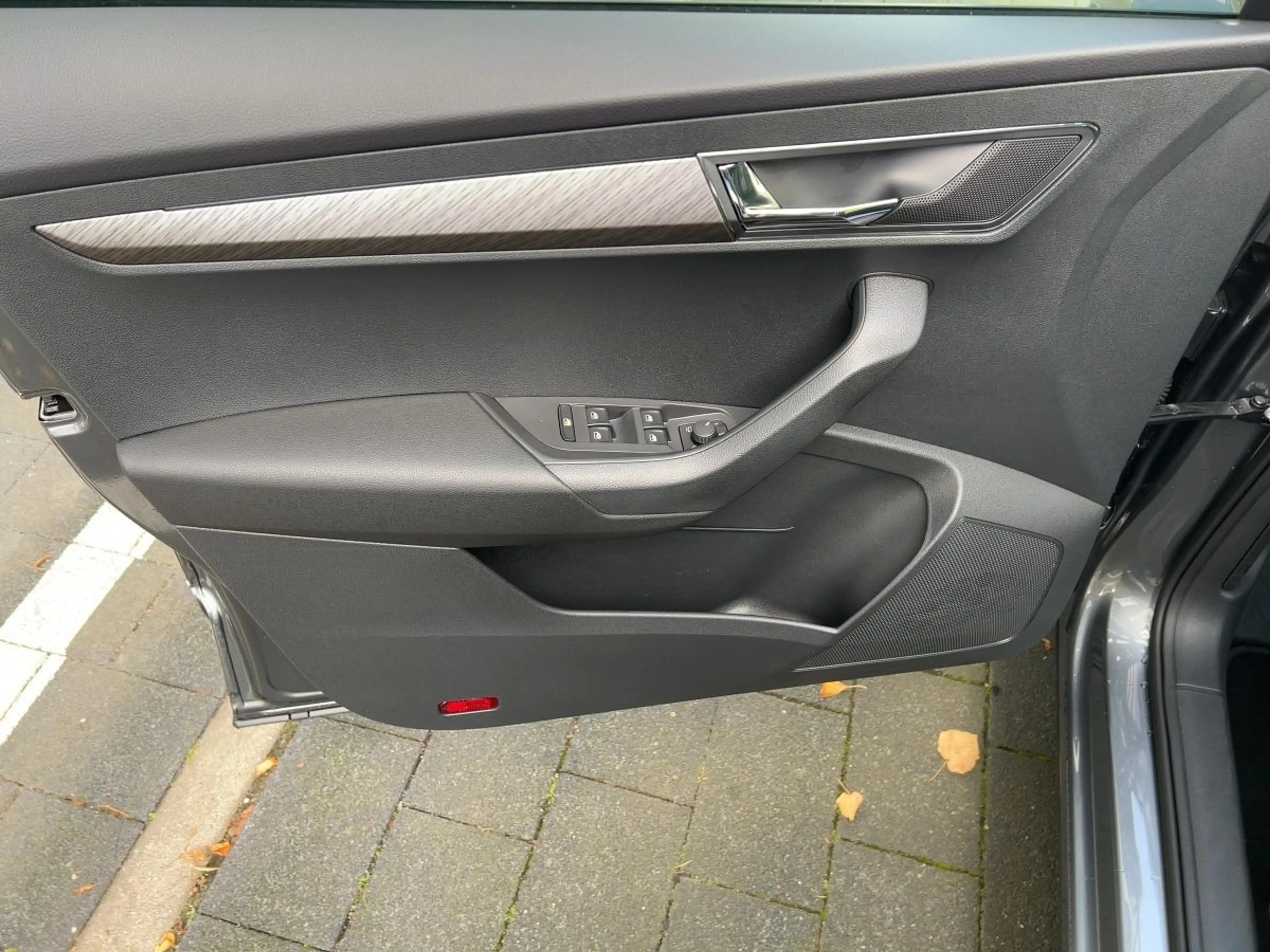 Skoda Karoq Selection  2.0 TDI DSG AHK Navi LED-Licht — photo 13