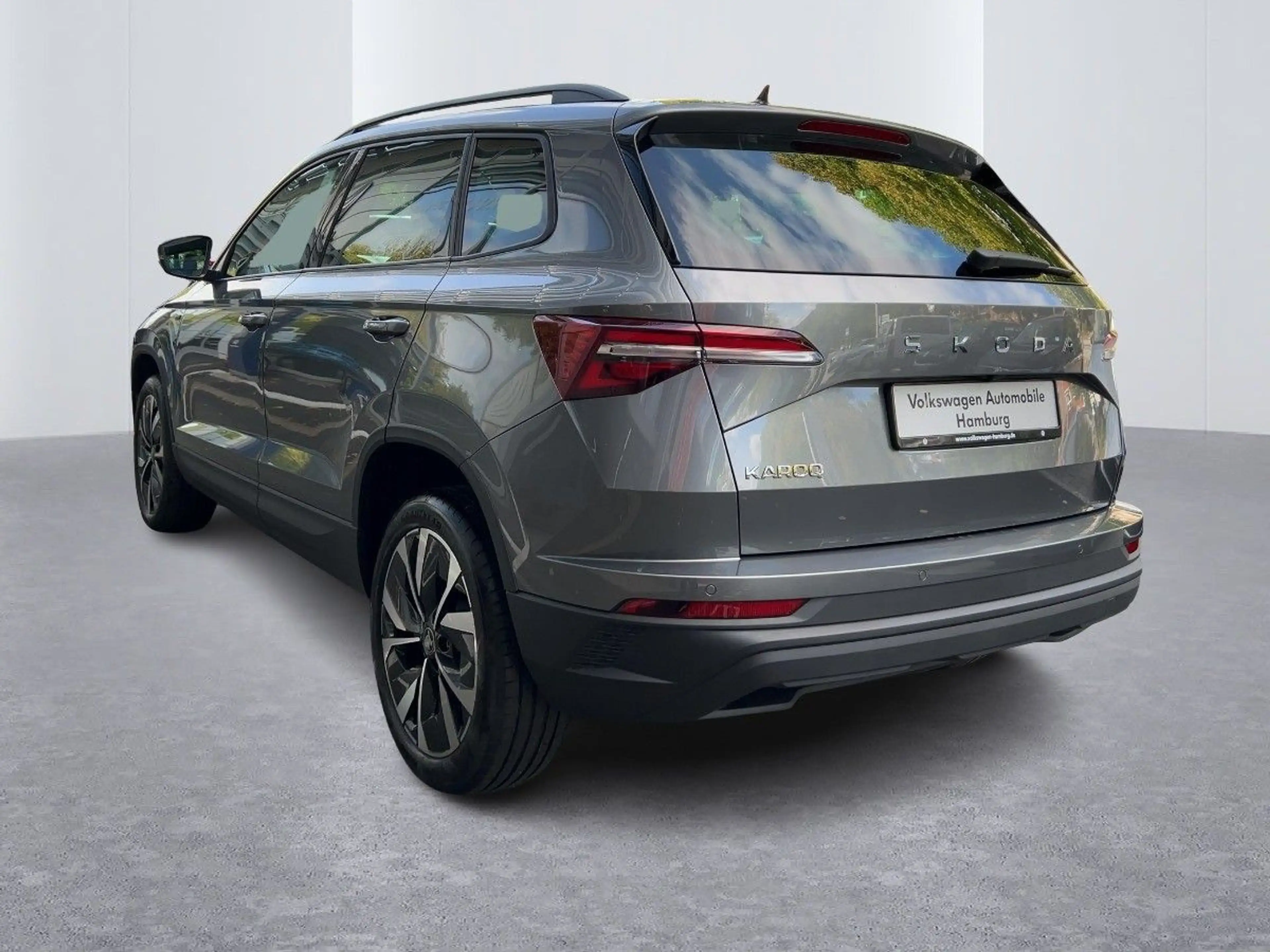 Skoda Karoq Selection  2.0 TDI DSG AHK Navi LED-Licht — photo 2