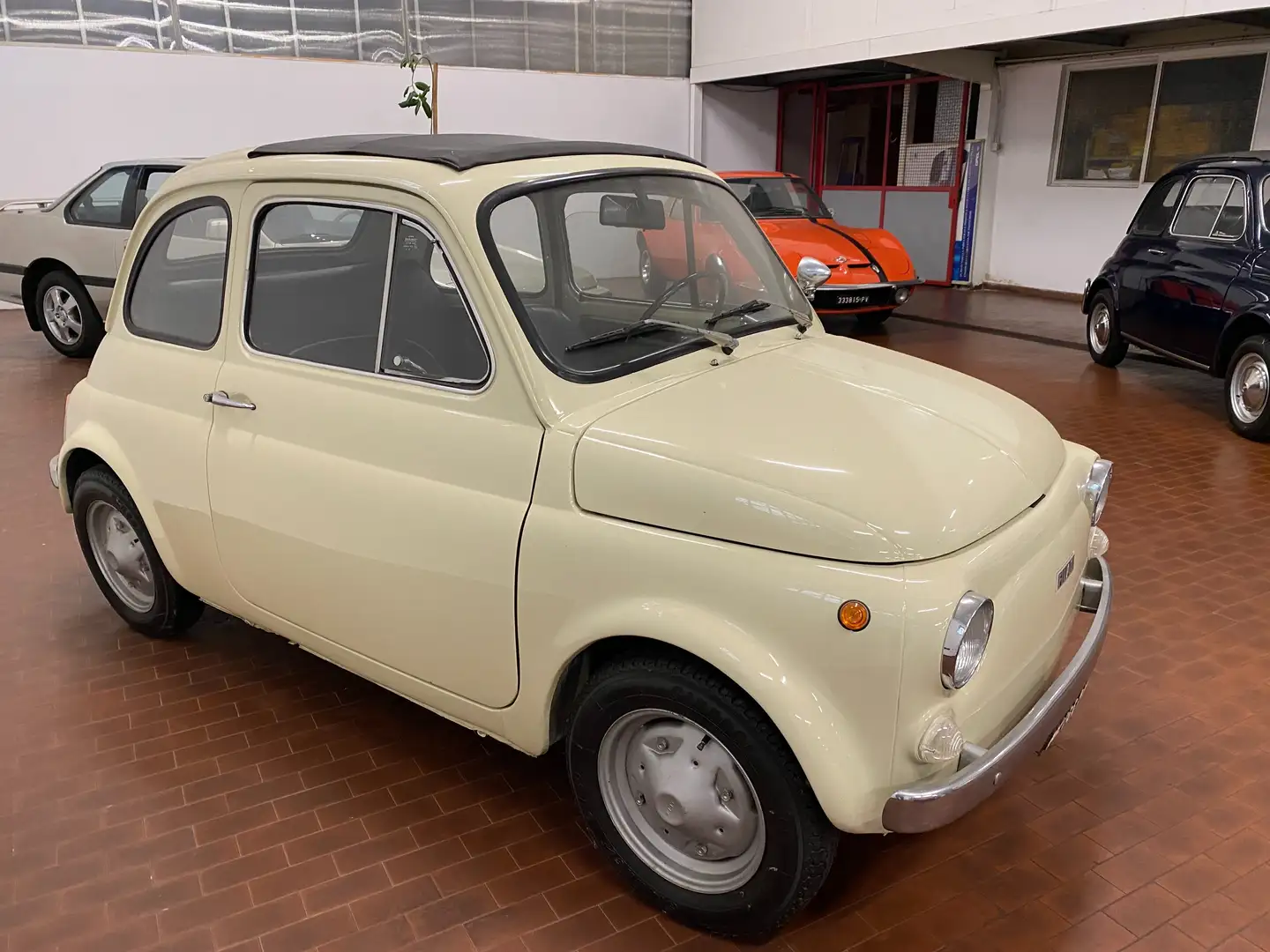 Fiat 500 R Bej - 1
