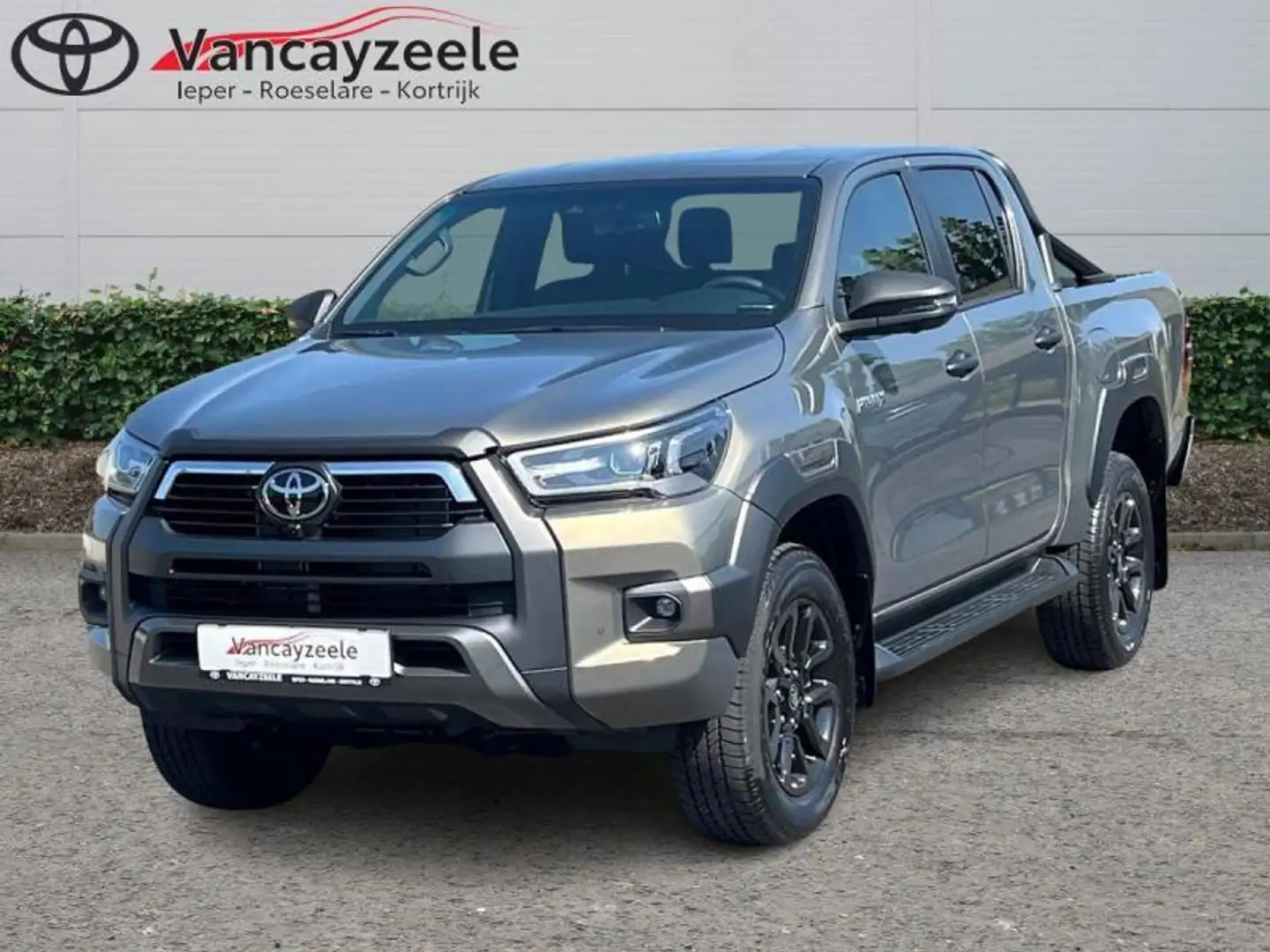 TOYOTA Hilux