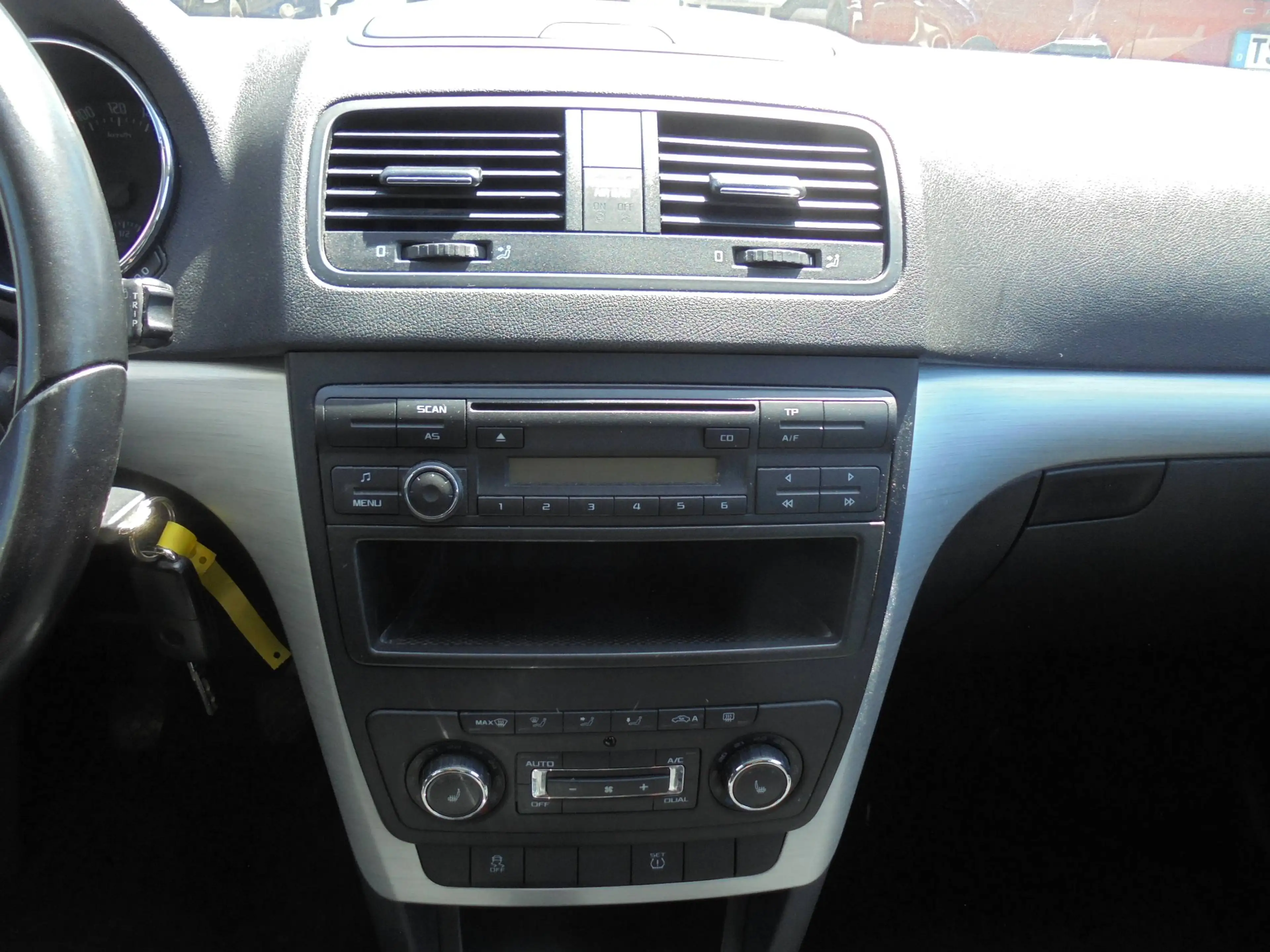 Skoda Yeti Ambition 4x4 Sitzheizung Climatronic — photo 14