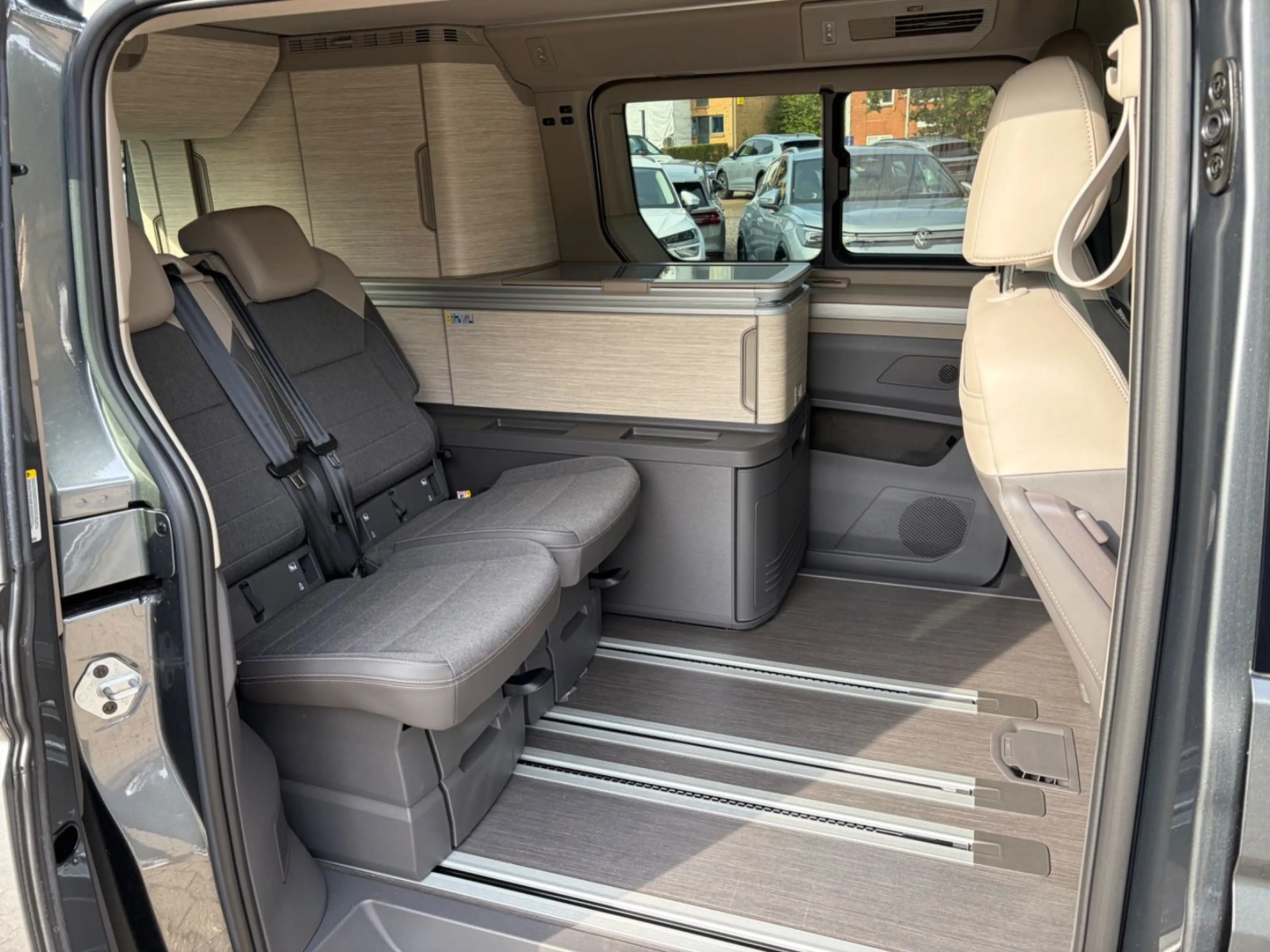 Volkswagen T7 California 1,5 TSI eHybrid 4 M.  IQ AHK Ocean — photo 14