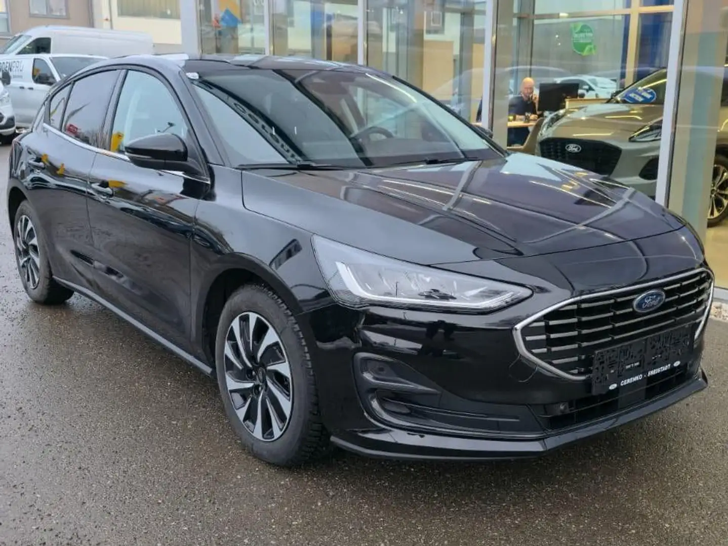 Ford Focus Titanium Schwarz - 1