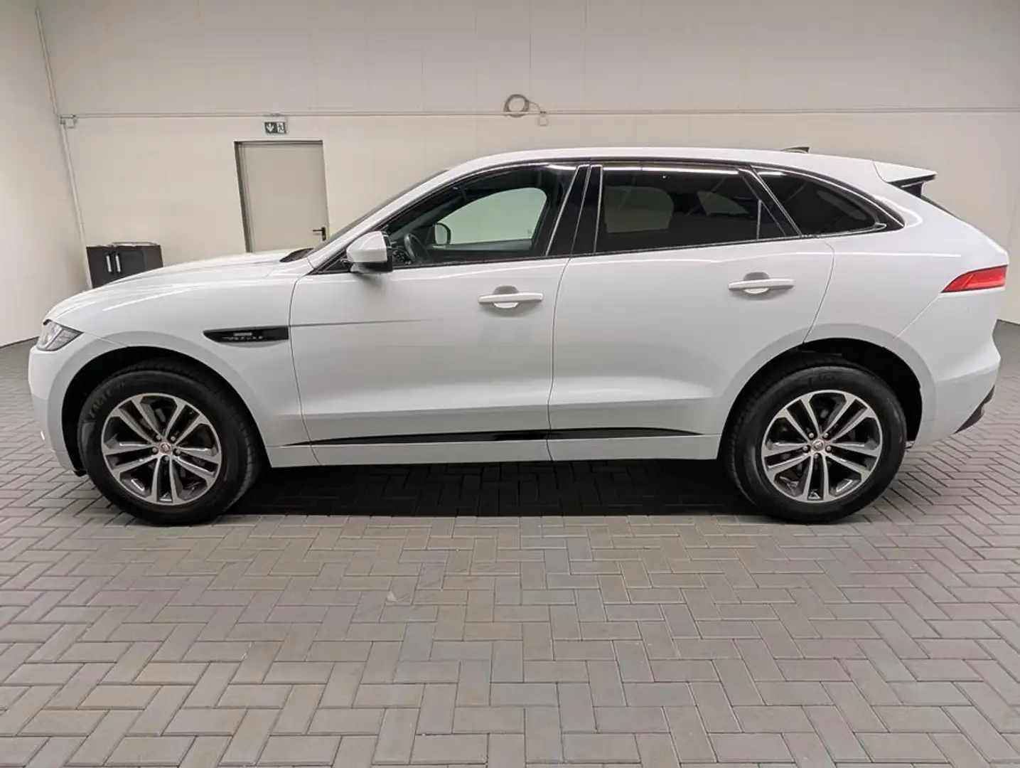 Jaguar F-Pace R-Sport AWD Navi/Pano/Meridian/Kam/19 LM Weiß - 2