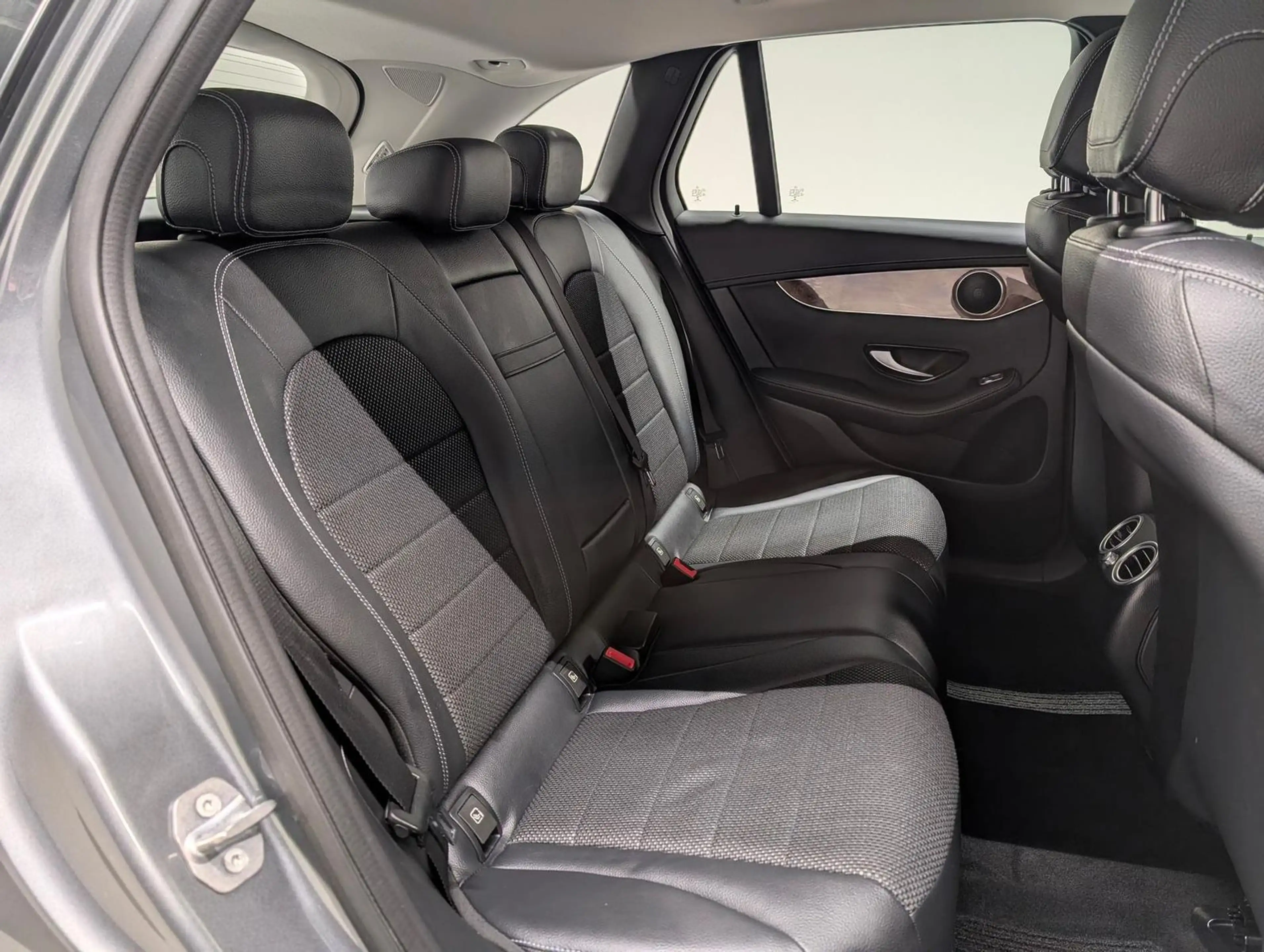 Mercedes-Benz GLC 350 d 4Matic LED/Navi/SHZ/PDC/Tempomat — photo 11