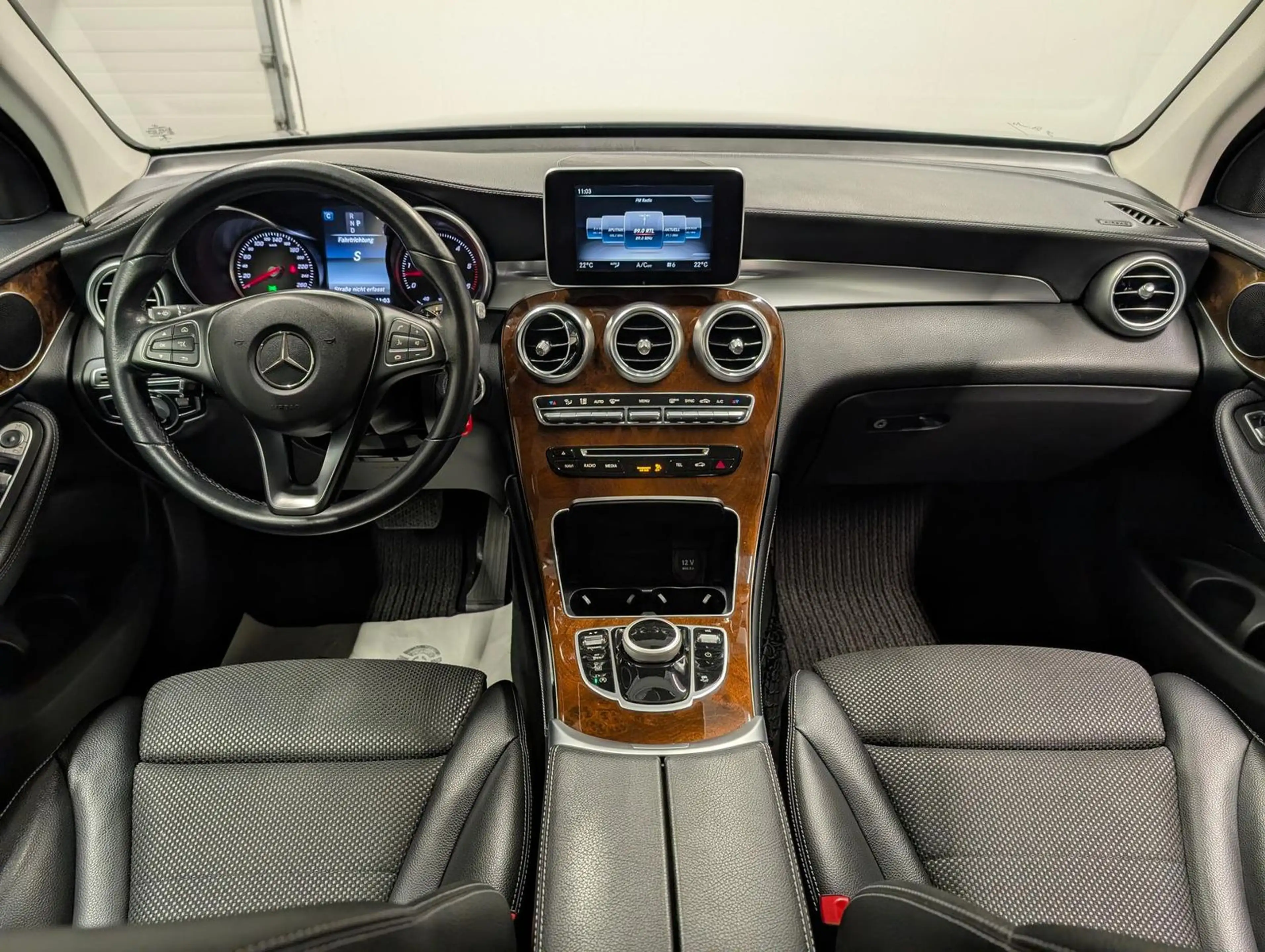 Mercedes-Benz GLC 350 d 4Matic LED/Navi/SHZ/PDC/Tempomat — photo 12