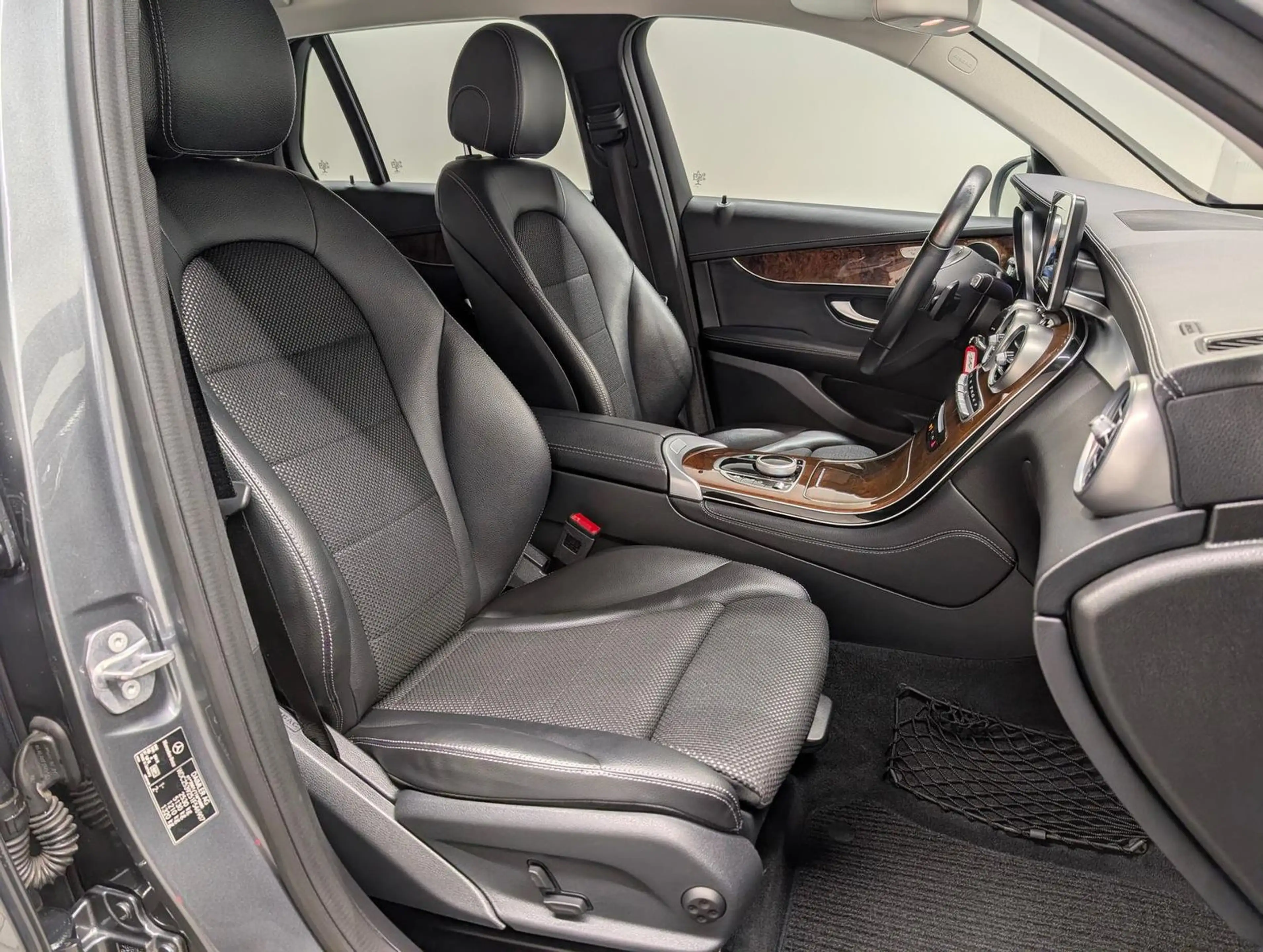 Mercedes-Benz GLC 350 d 4Matic LED/Navi/SHZ/PDC/Tempomat — photo 10