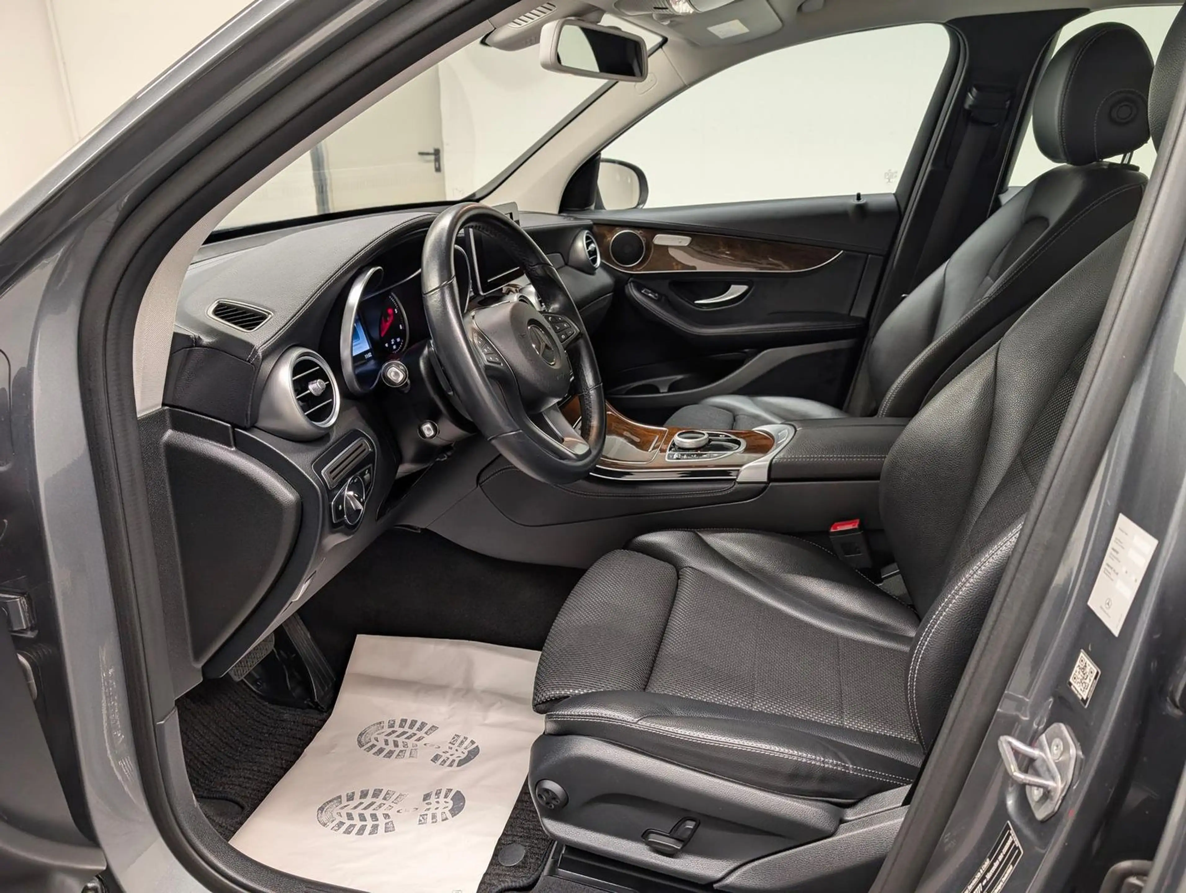 Mercedes-Benz GLC 350 d 4Matic LED/Navi/SHZ/PDC/Tempomat — photo 9