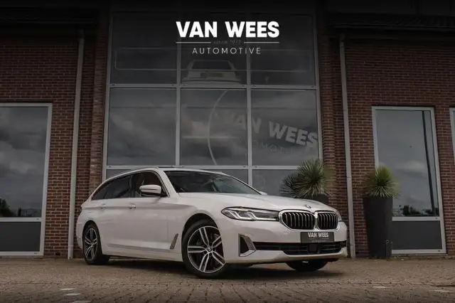 BMW 540 5-serie Touring 540i xDrive High Executive Luxury-
