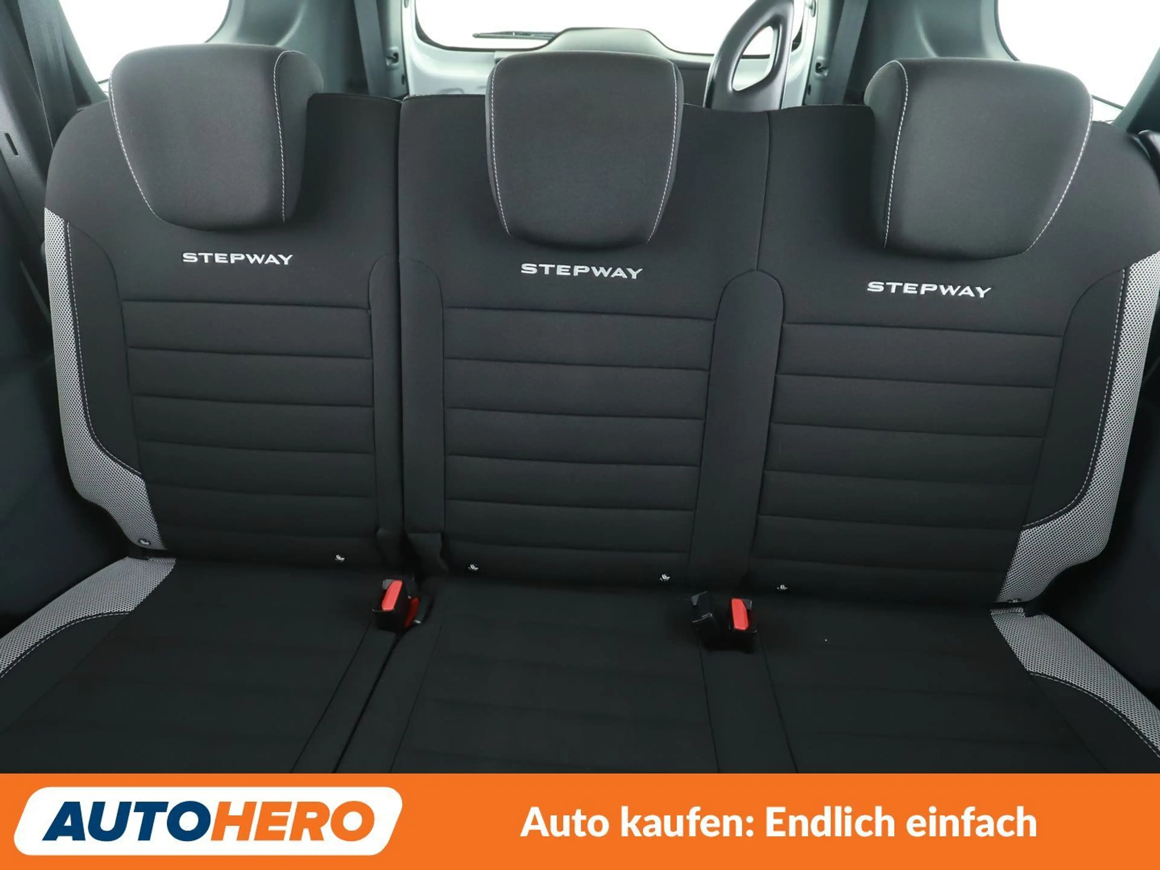 Dacia Lodgy 1.5 Blue dCi Stepway*NAVI*TEMPO*PDC*SHZ*KLIMA* — photo 15