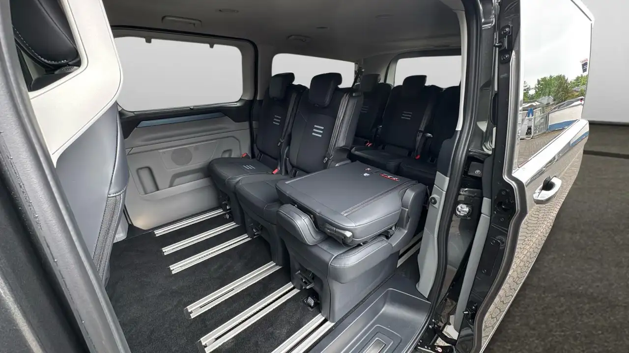 Ford Tourneo Custom Active L2 FWD 13