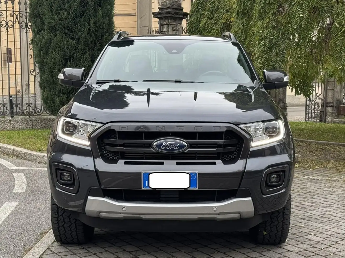 Ford Ranger 2.0 ECOBLUE aut. 213 CV DC Wildtrak 5 posti Grau - 2