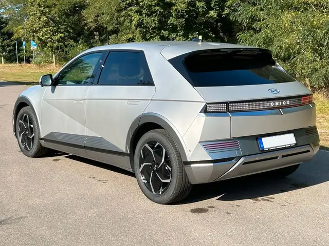 Hyundai Ioniq 5 view 7