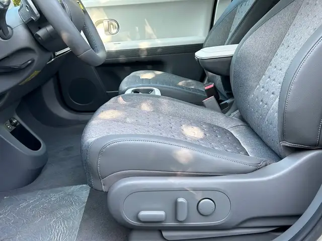 Hyundai Ioniq 5 view 12