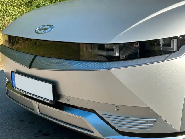 Hyundai Ioniq 5 view 2