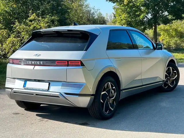 Hyundai Ioniq 5 view 5