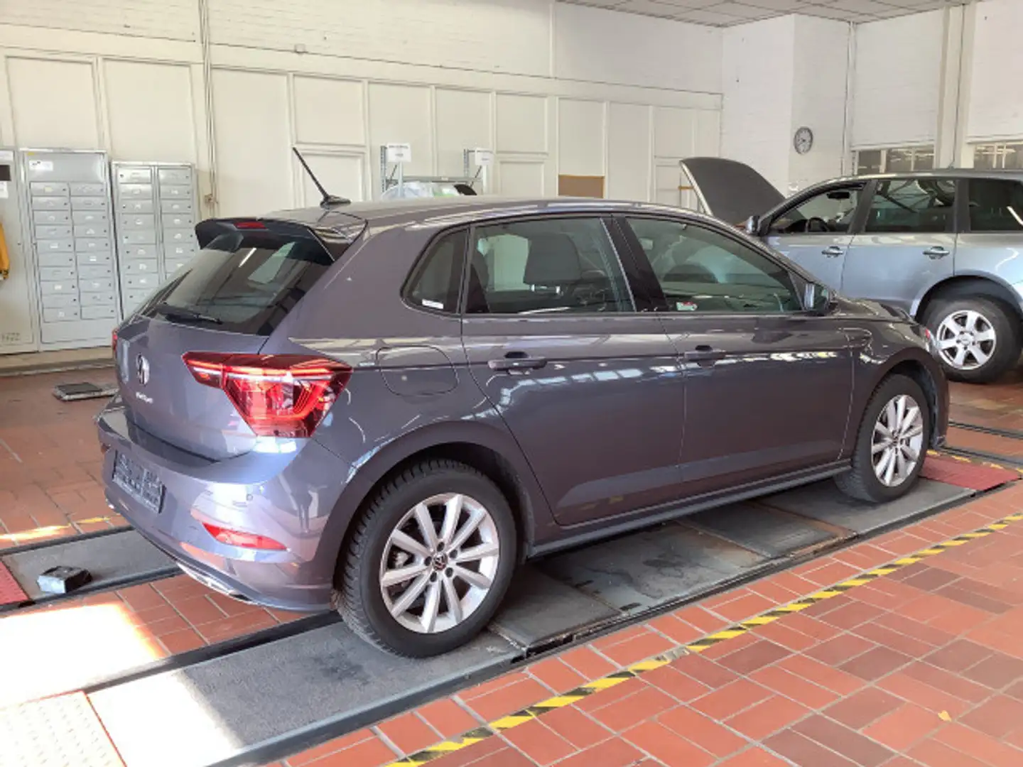 Volkswagen Polo R-LINE 1.0 TSI DSG MATRIX-LED KAMERA DCPRO Grau - 2