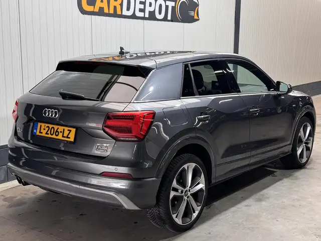 Audi Q2 view 5