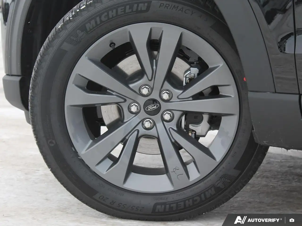 Ford Explorer снимка Ford Explorer