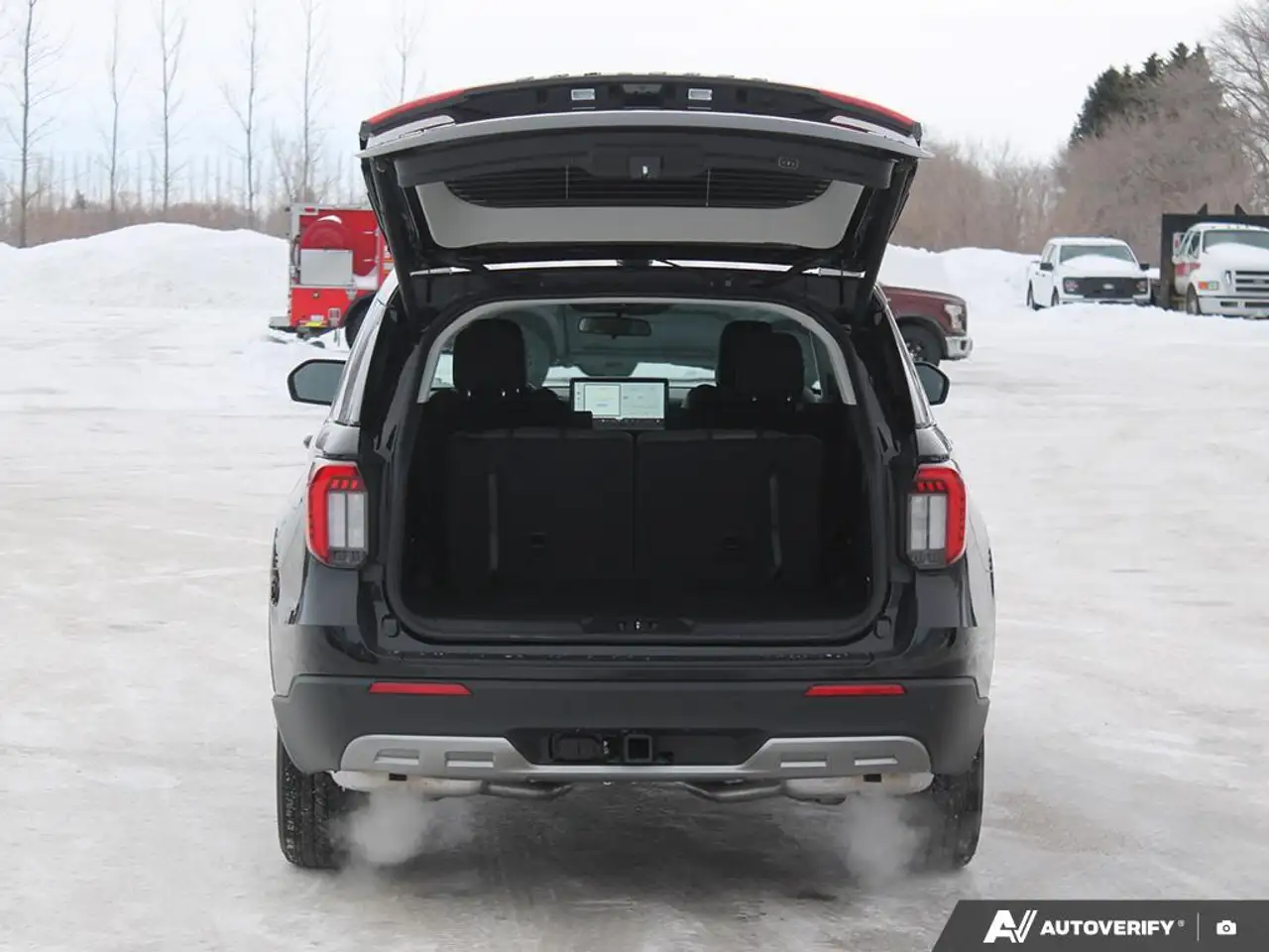 Ford Explorer снимка Ford Explorer
