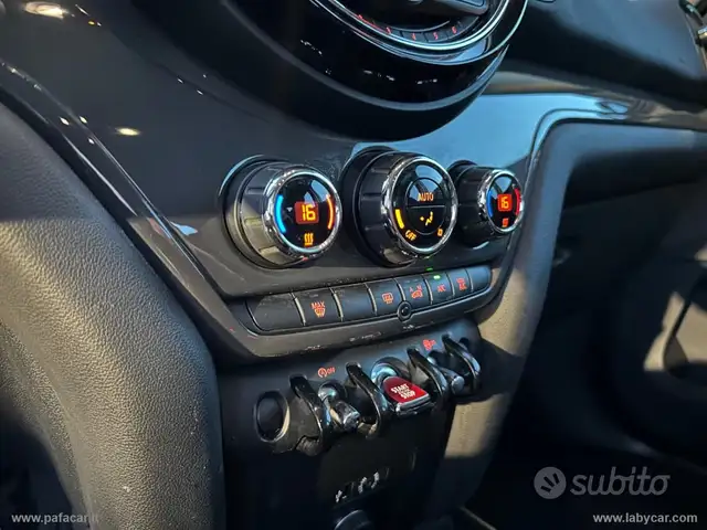 Mini Countryman view 8